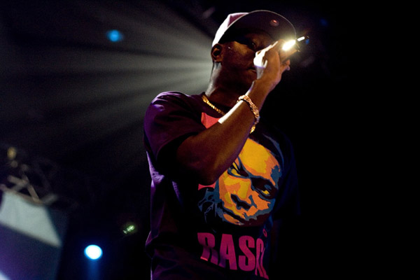 http://www.xyzbrighton.com/img/live_dizzee_rascal_brighton_centre_ruby_allcock_020310_01.jpg