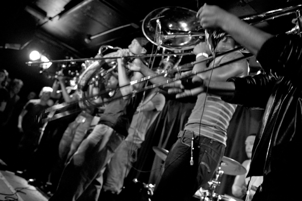 http://www.xyzbrighton.com/img/live_hypnotic_brass_ensemble_komedia_emmest_270410_14.jpg