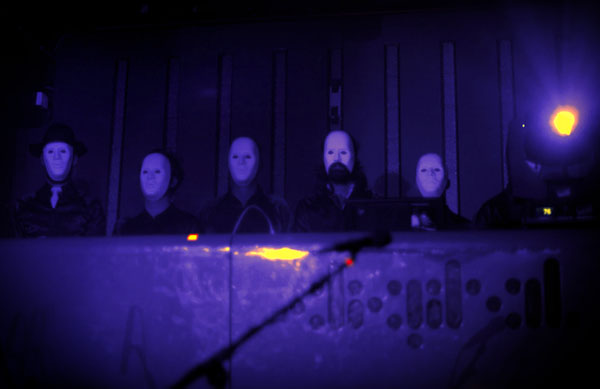 http://www.xyzbrighton.com/img/live_miike_snow_digital_emmest_300110_01.jpg