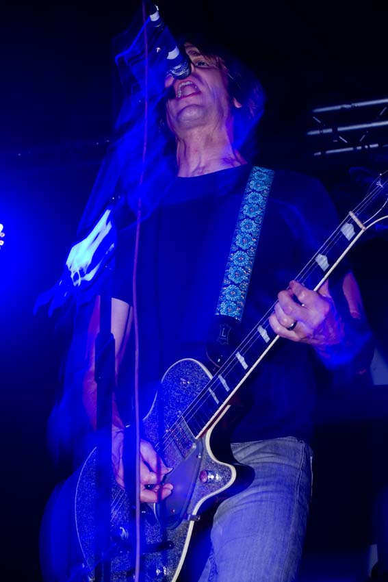 http://www.xyzbrighton.com/img/live_mudhoney_concorde2_andrew_antill_051010_06coloursml.jpg